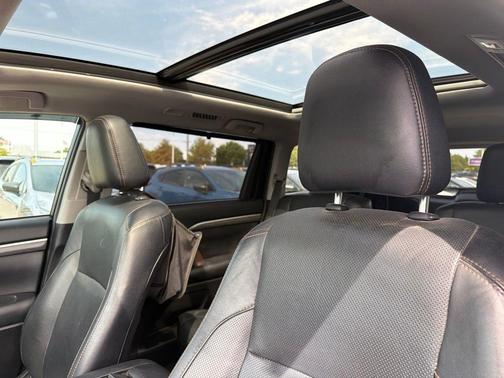Blizzard Pearl 2019 Toyota Highlander Limited Platinum