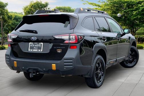 Crystal Black Silica 2022 Subaru Outback Wilderness