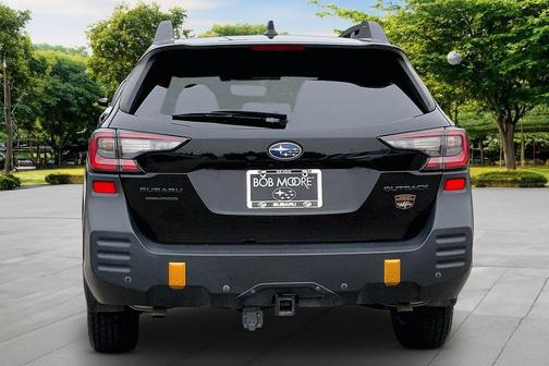 Crystal Black Silica 2022 Subaru Outback Wilderness