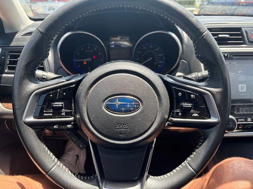Ice Silver Metallic 2018 Subaru Outback 2.5i Limited