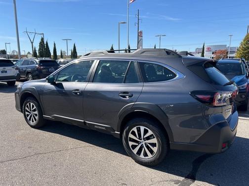 2025 Subaru Outback Base