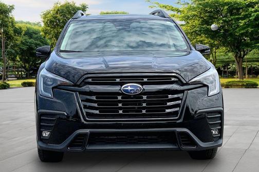 Crystal Black Silica 2023 Subaru Ascent Onyx Edition Limited