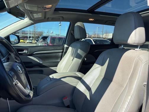 2017 Toyota Highlander Limited Platinum