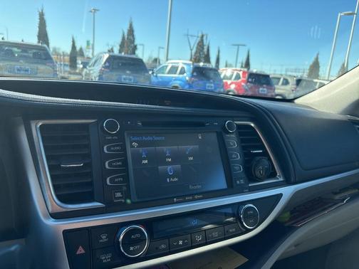 2017 Toyota Highlander Limited Platinum