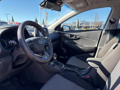2021 Hyundai KONA SEL
