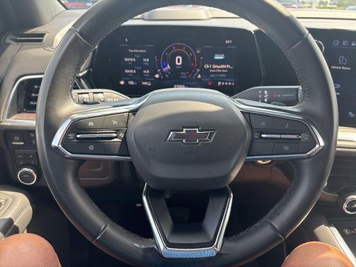 Iridescent Pearl Tricoat 2025 Chevrolet Tahoe Z71