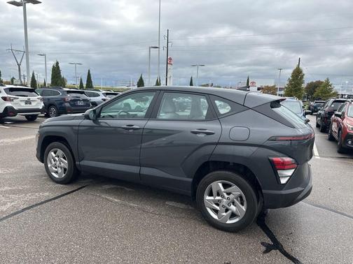 2024 Hyundai KONA SE