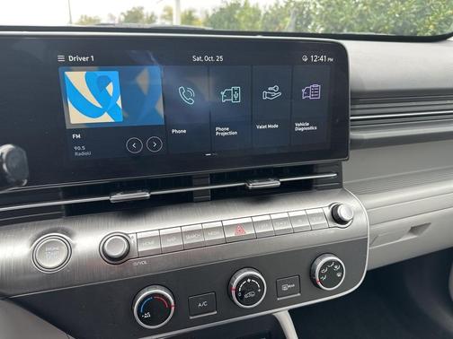 2024 Hyundai KONA SE