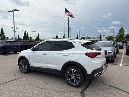 Summit White 2022 Buick Encore GX Select