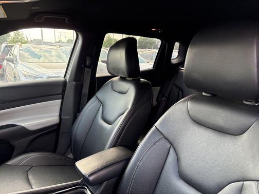 Silver Zynith 2025 Jeep Compass Limited