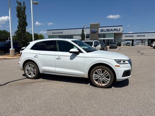 Glacier White Metallic 2019 Audi Q5 2.0T Premium Plus