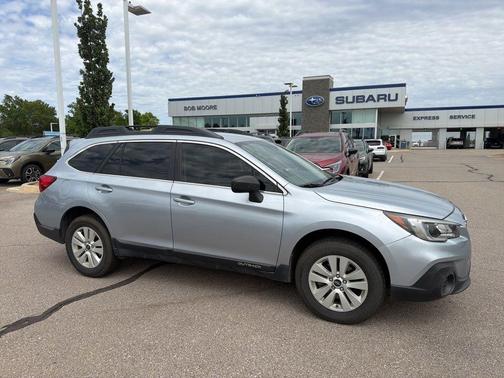 Ice Silver Metallic 2018 Subaru Outback 2.5i