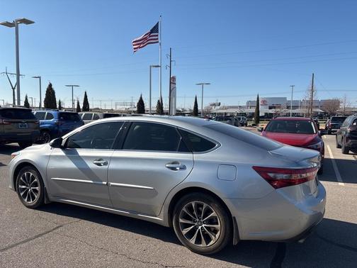 2016 Toyota Avalon XLE