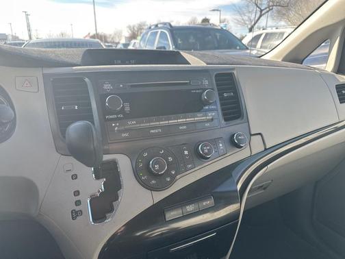 2011 Toyota Sienna LE