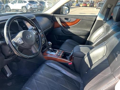 2014 INFINITI QX70 Base