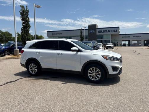 Snow White Pearl 2016 Kia Sorento LX
