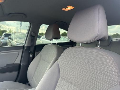 Century White 2016 Hyundai Accent SE