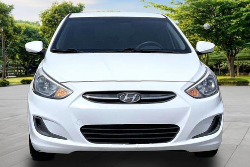 Century White 2016 Hyundai Accent SE