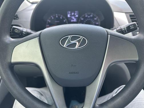 Century White 2016 Hyundai Accent SE