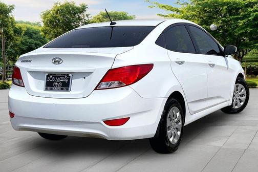 Century White 2016 Hyundai Accent SE