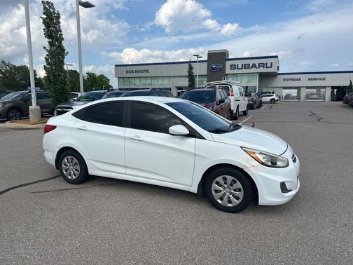 Century White 2016 Hyundai Accent SE