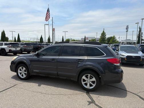 Graphite Gray Metallic 2013 Subaru Outback 2.5i Premium