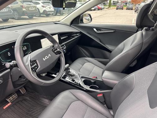 2023 Kia Niro EX Touring