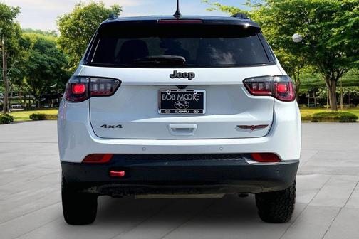Bright White Clearcoat 2025 Jeep Compass Trailhawk