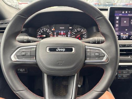 Bright White Clearcoat 2025 Jeep Compass Trailhawk