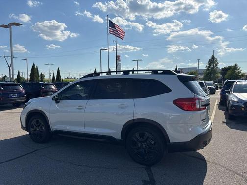 Crystal White Pearl 2023 Subaru Ascent Onyx Edition