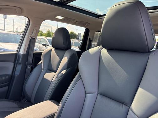 Crystal White Pearl 2023 Subaru Ascent Onyx Edition