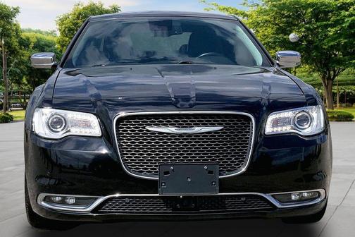 Gloss Black 2017 Chrysler 300C Base