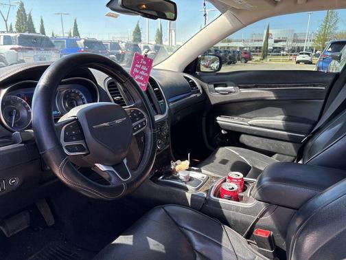 Gloss Black 2017 Chrysler 300C Base