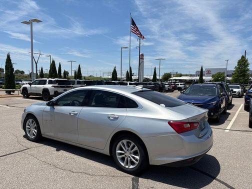 Silver Ice Metallic 2016 Chevrolet Malibu 1LT