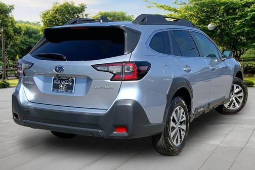 Ice Silver Metallic 2025 Subaru Outback Premium