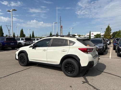 Crystal White Pearl 2022 Subaru Crosstrek Limited
