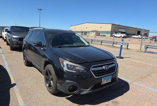 Crystal Black Silica 2019 Subaru Outback 3.6R Touring