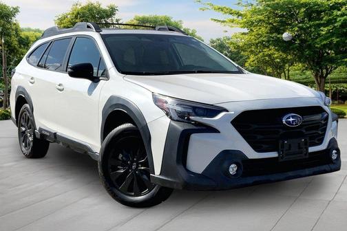 Crystal White Pearl 2023 Subaru Outback Onyx Edition