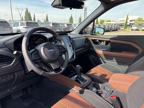 Crystal White Pearl 2025 Subaru Forester Touring