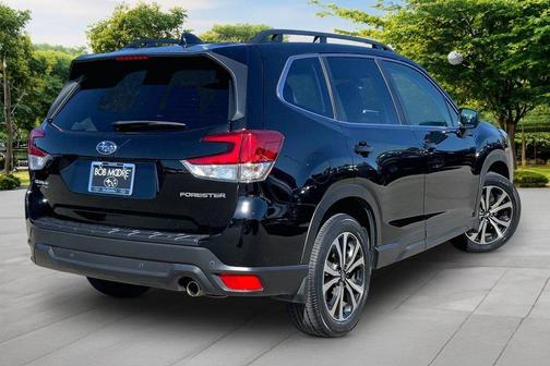 Crystal Black Silica 2023 Subaru Forester Limited