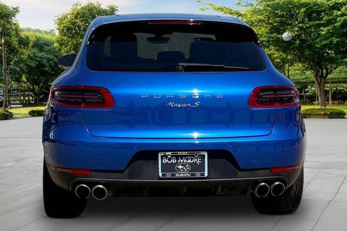 Sapphire Blue Metallic 2016 Porsche Macan S