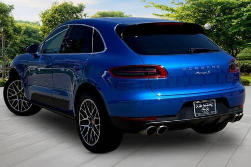 Sapphire Blue Metallic 2016 Porsche Macan S