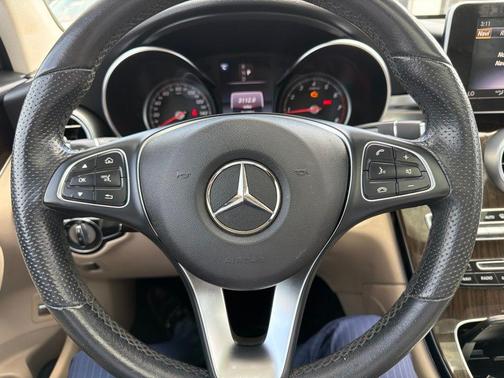 designo Cardinal Red Metallic 2019 Mercedes-Benz GLC 300 Base