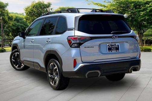Ice Silver Metallic 2025 Subaru Forester Limited