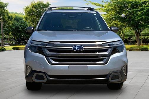 Ice Silver Metallic 2025 Subaru Forester Limited