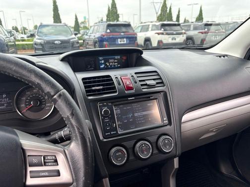 Satin White Pearl 2014 Subaru Forester 2.5i Limited
