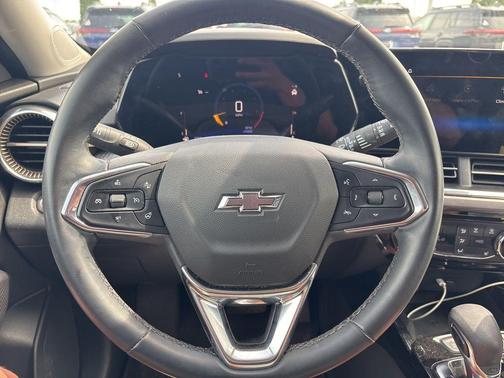 Green 2025 Chevrolet Trax ACTIV