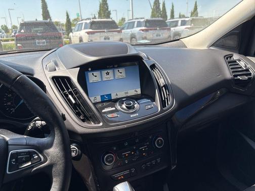 White Platinum Tri-Coat Metallic 2019 Ford Escape Titanium