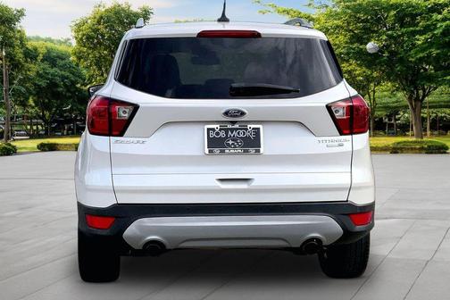 White Platinum Tri-Coat Metallic 2019 Ford Escape Titanium
