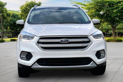 White Platinum Tri-Coat Metallic 2019 Ford Escape Titanium